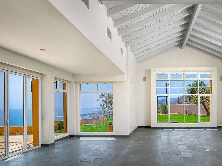 3235 Rambla Pacifico — Photo 9