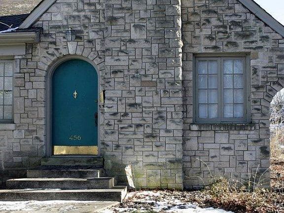 3rd image of 456 Park Ave