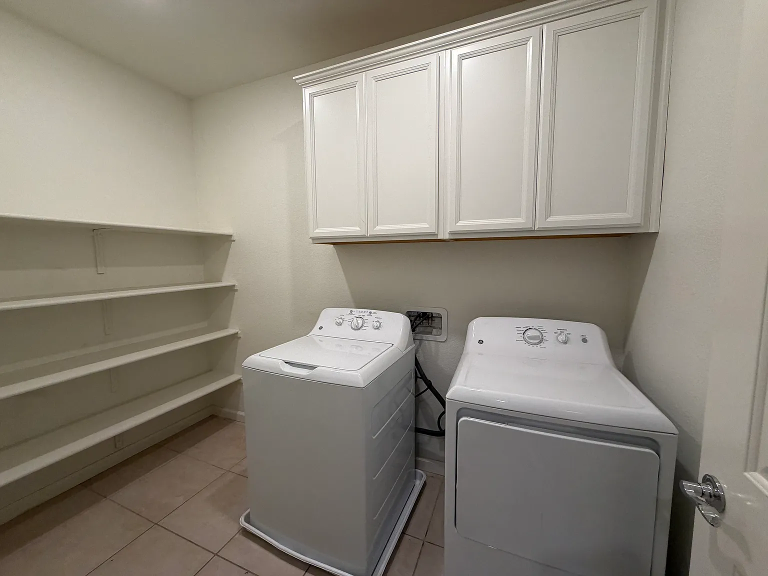 4 bed, 2184 sqft, $3,600 — Photo 4