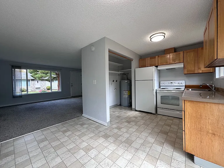 1303 NE 238th Dr — Photo 6