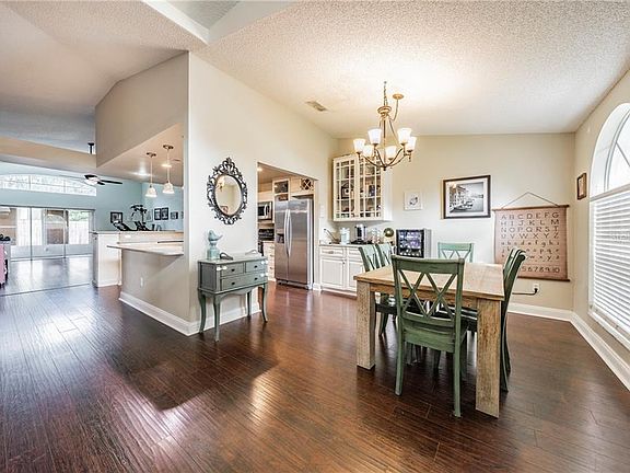 4th image of 2233 Tioga Dr