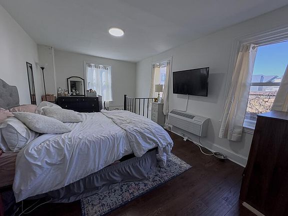 4th image of 1832-34 Callowhill St #D