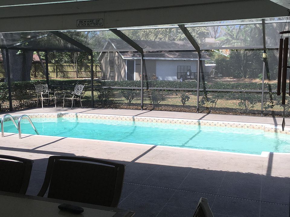1st image of 10406 Lake Grove Dr