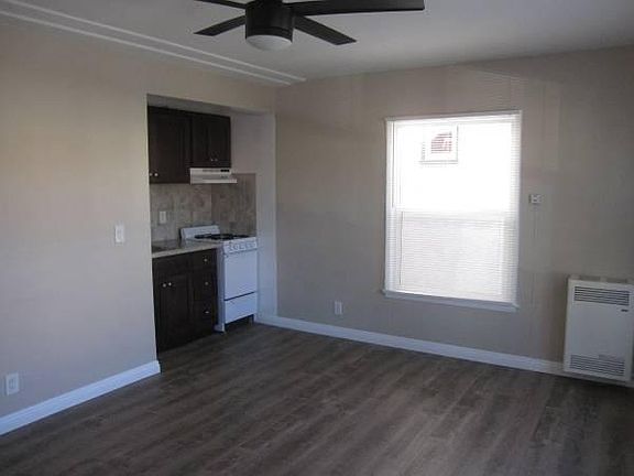 2nd image of 633 S Dunsmuir Ave #12