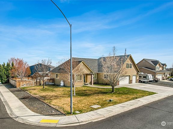 4th image of 525 N Crestview Drive