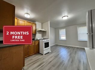 894 N 42nd St, Philadelphia, PA 19104