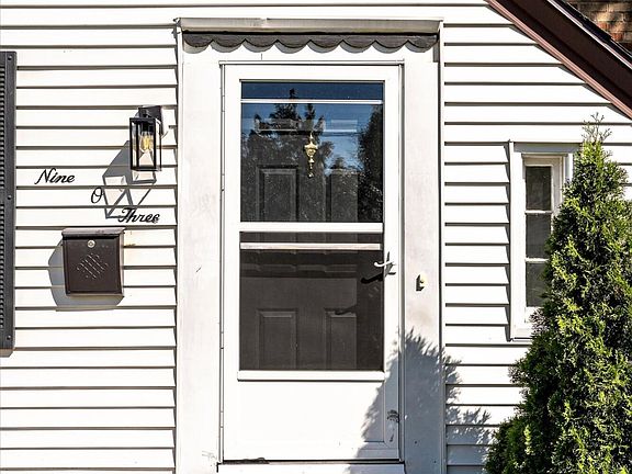 5th image of 903 Griggs St SE