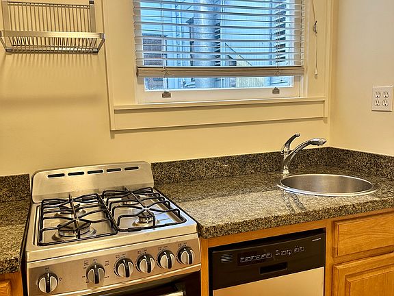 5th image of 1435 Larkin St APT 5