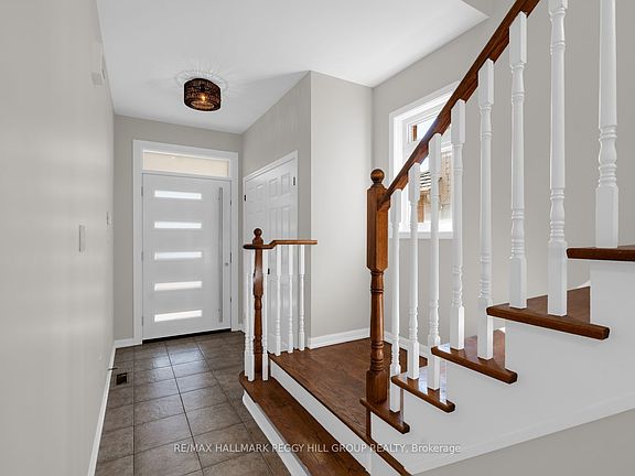 4th image of 80 Monarchy St