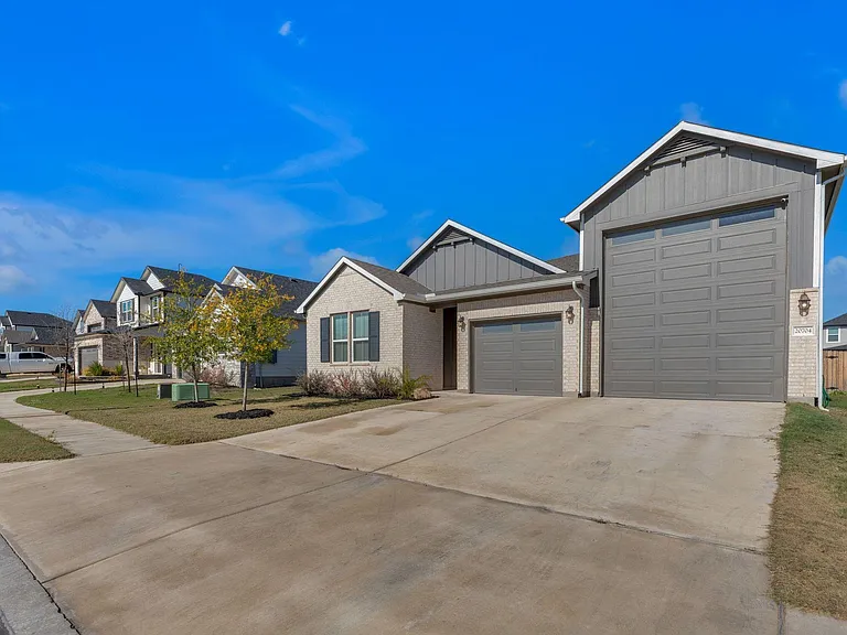 20704 John Gill Dr — Photo 30
