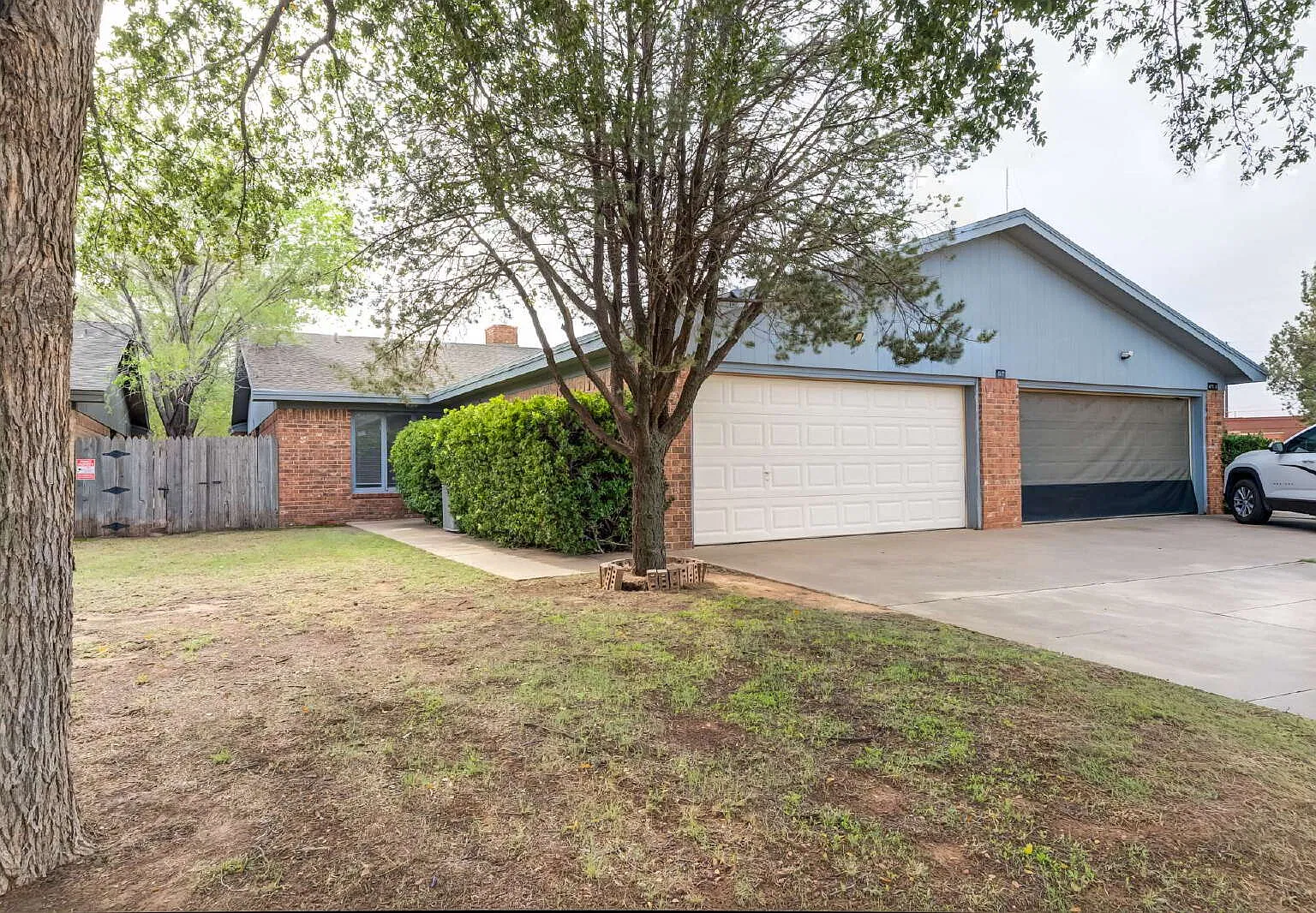 3 bed, 2.0 bath, 1443 sqft, $1,225 — Photo 1