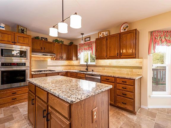 3rd image of 509 Deer Pointe Ct