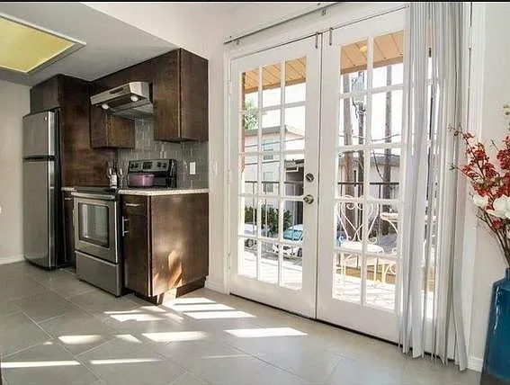 4525 Gilbert Ave #207 — Photo 9