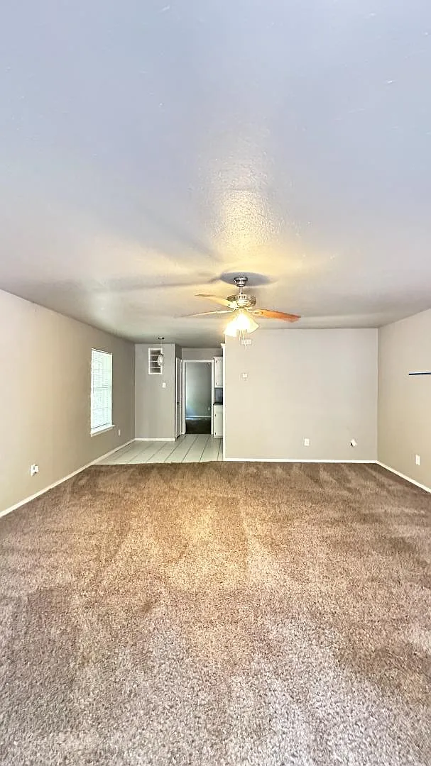 14117 SE 29th St - Q — Photo 3