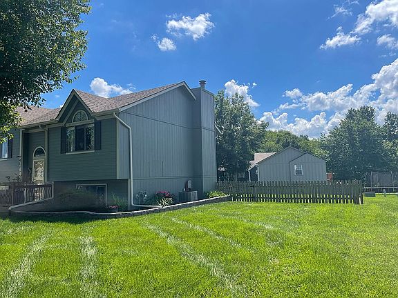 2nd image of 417 SE Onyx Dr