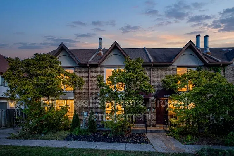 2436 Grandview Ave