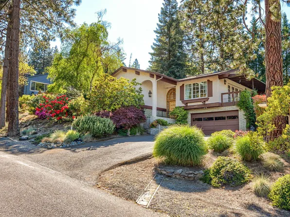 230 Stagecoach Dr, Jacksonville, OR 97530