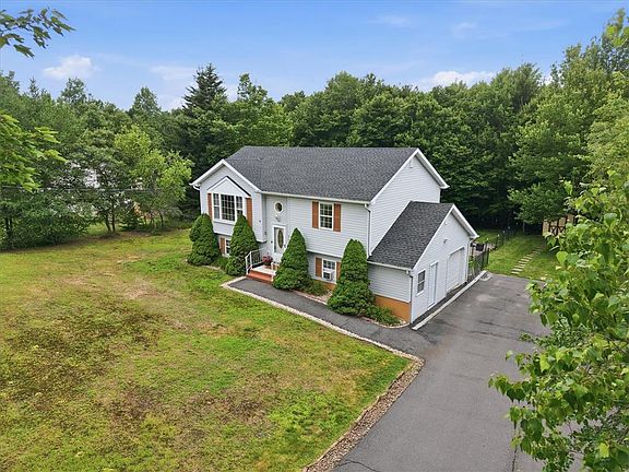 4th image of 209 Center Dr