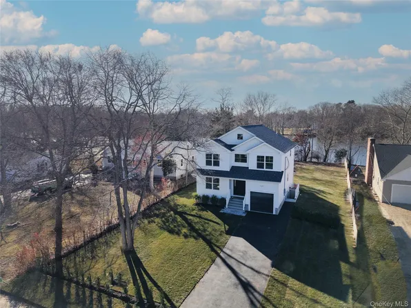 909 Ostrander Avenue, Riverhead, NY 11901