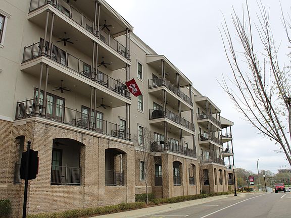 2nd image of 701 Russell St Unit 234