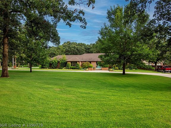 2nd image of 6228 Gordon Ln