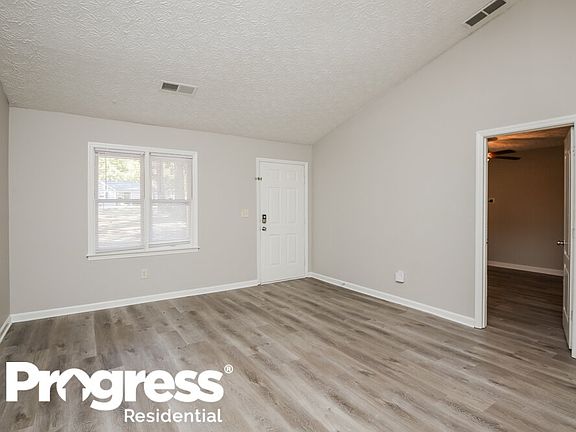 3rd image of 354 Hemlock Dr