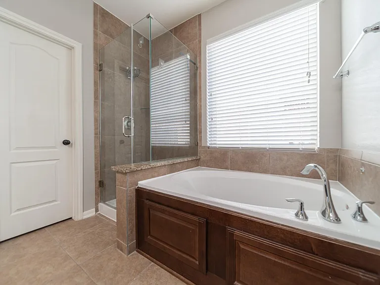 13303 Davenport Hills Ln — Photo 18