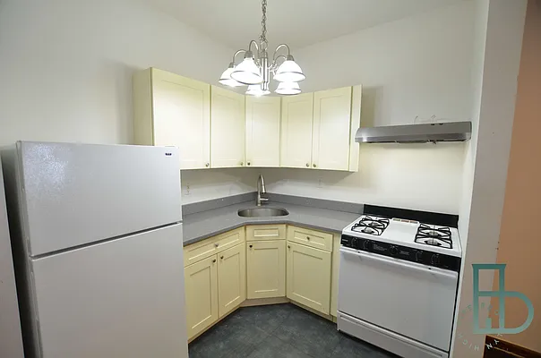 Rented by Miron Realty Group | media 16