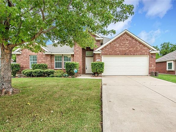 3rd image of 1204 Lake Trail Ct