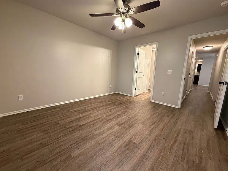 404 Chalk Hill Ct — Photo 31