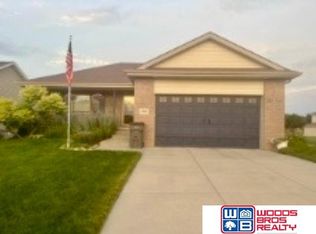 2304 NW 44th St, Lincoln, NE 68524