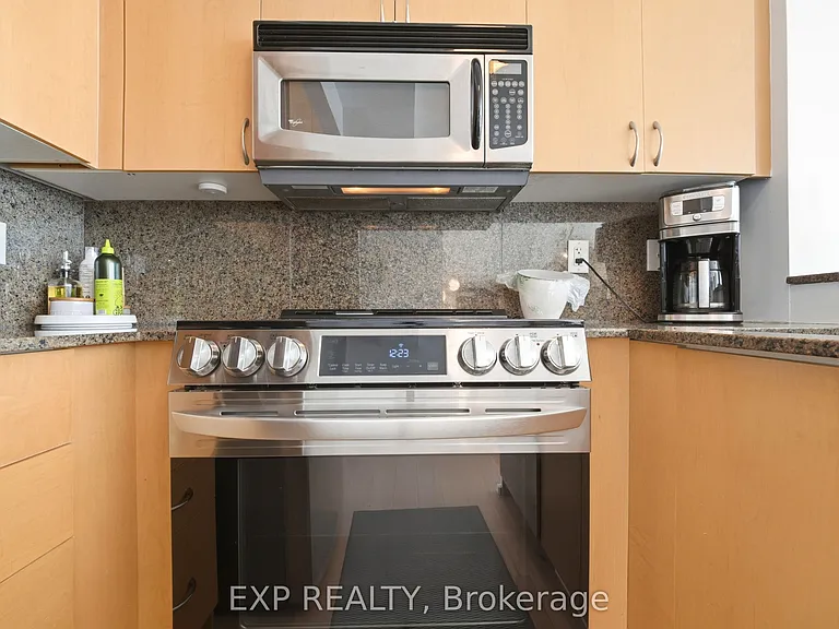 230 King St E #Penthouse 20 — Photo 18