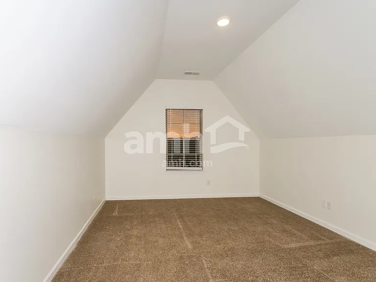 45 Donna Lyn Dr — Photo 13