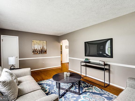 4th image of 36809 W Lakeland Dr