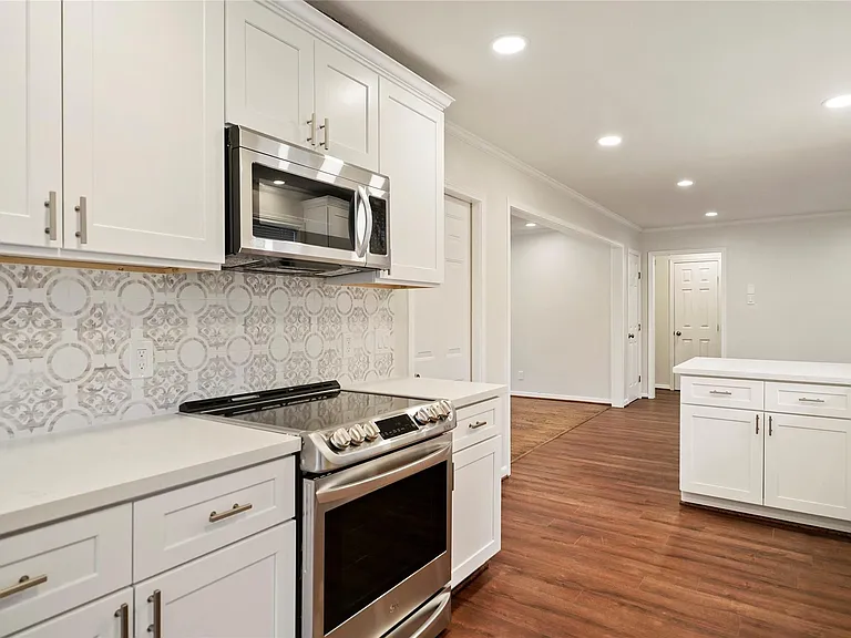 1807 Shadow Bend Dr — Photo 9