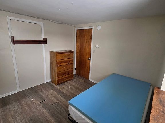3rd image of 2525 Peach St #11497033