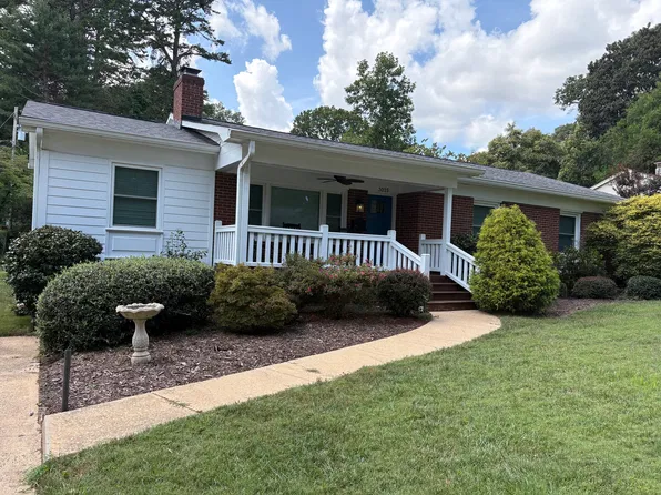 3025 Ventosa Dr, Charlotte, NC 28205