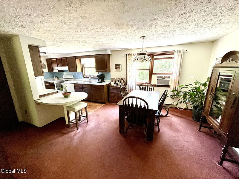 3rd image of 108 Thomas Road