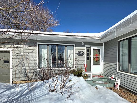 3rd image of 7 Lynn Drive