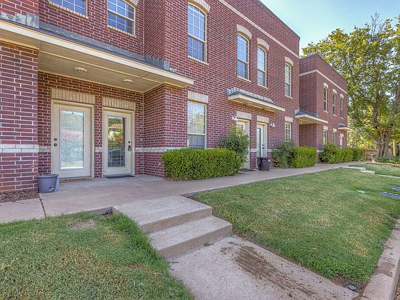 Beautiful curb appeal. Each unit has a secure front-door, and windows offer an abundance of natural light.