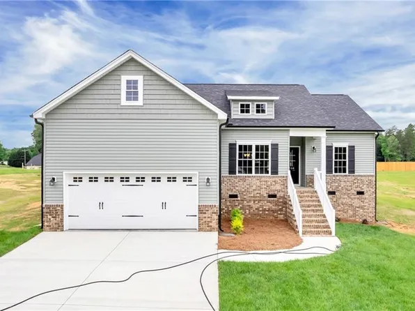 4708 Lord James Pl, Liberty, NC 27298