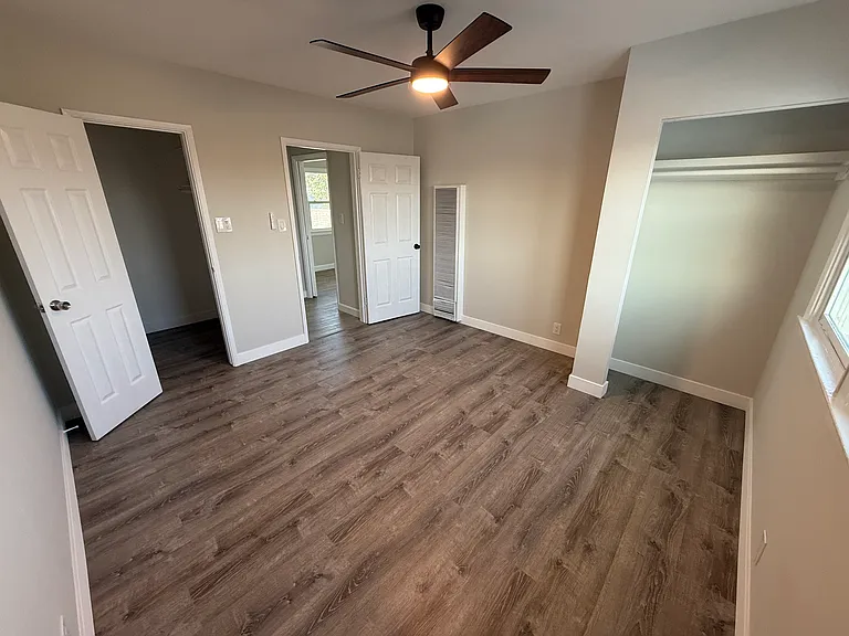 2561 Poplar Pl #1/2 — Photo 11