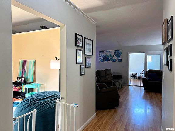 4th image of 602 S Wedgewood Ln