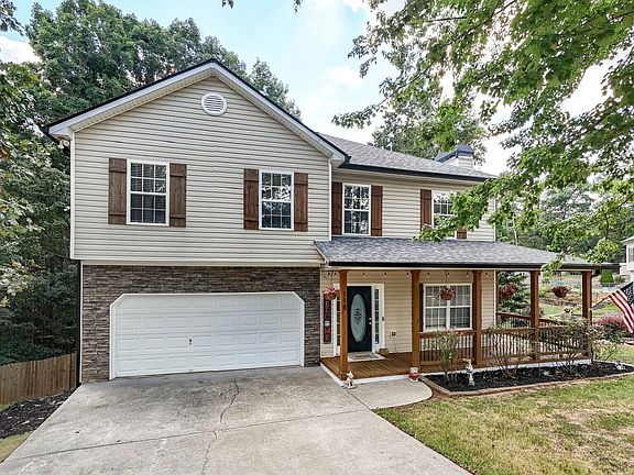 3rd image of 118 Nelson Oaks Dr