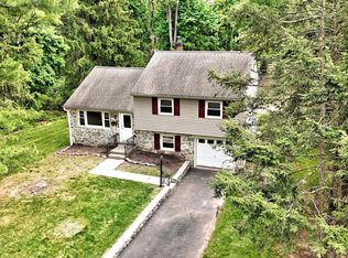 1013 Carlin Dr, Southampton, PA 18966