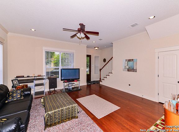 5th image of 423 E Laurel St