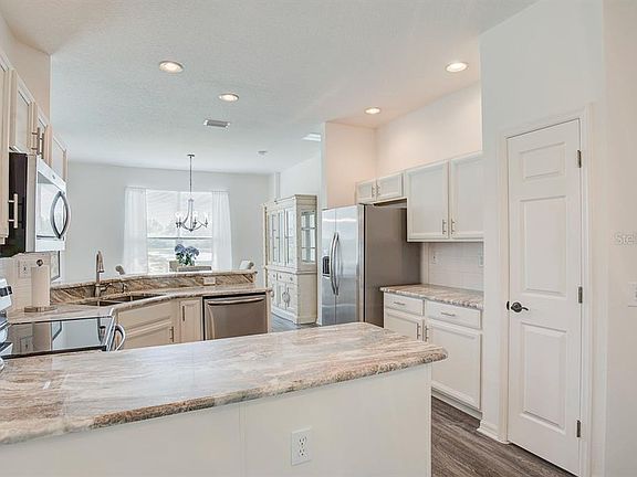 5th image of 7817 Castleisland Dr
