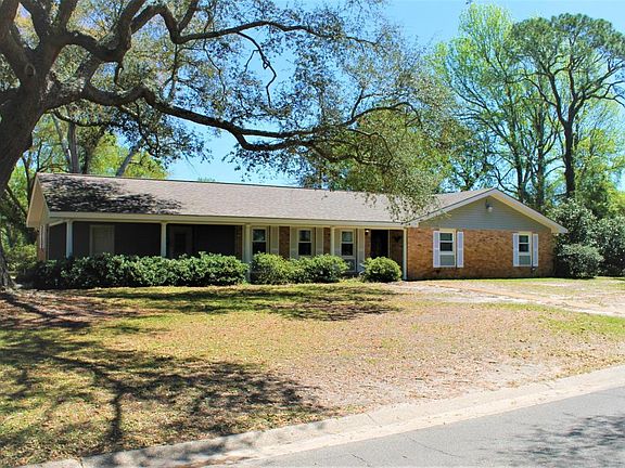 2nd image of 295 Oakwood Dr