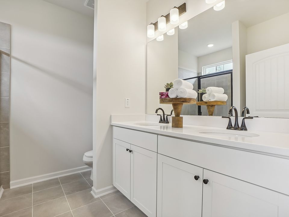 The Landen - Owner s Bath
