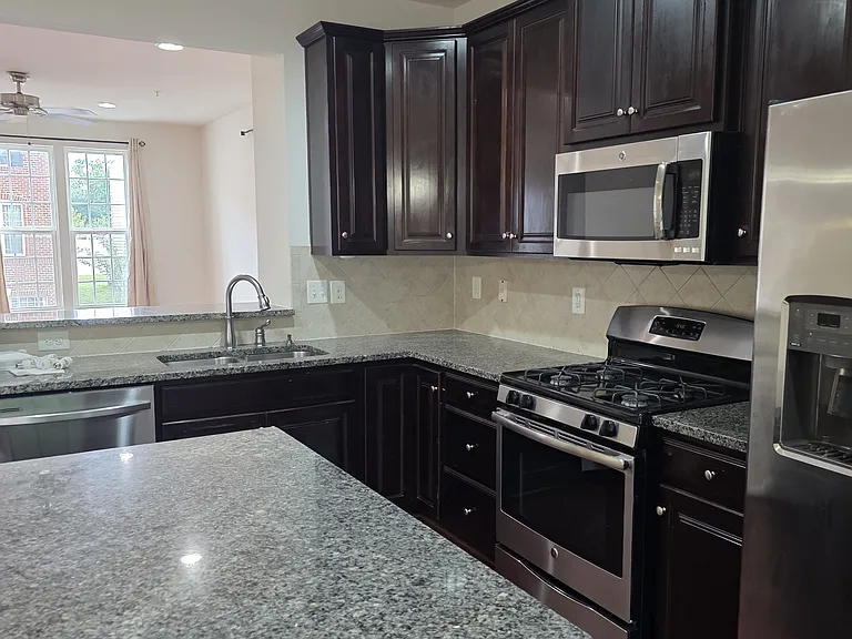 8071 Locust Mill St — Photo 7
